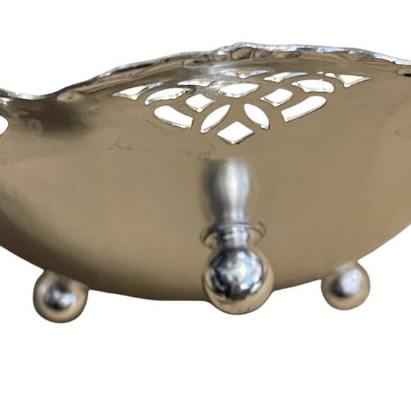 Vintage Queen Anne Silver Plated Footed Oval Serving Basket Moveable Handle NEW - Picture 10 of 13